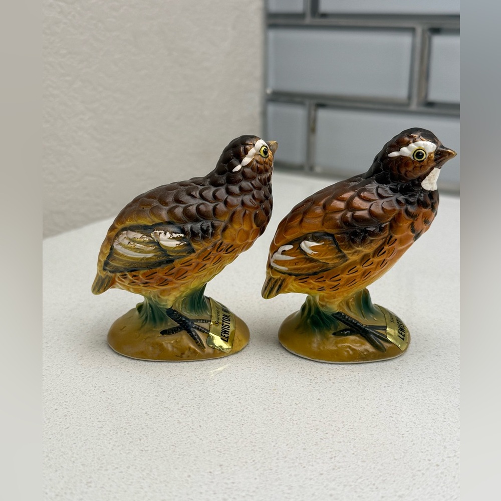 Vintage Salt & Pepper Shakers Souvenir Lewiston Michigan Quails Pair of Birds - Picture 9 of 13